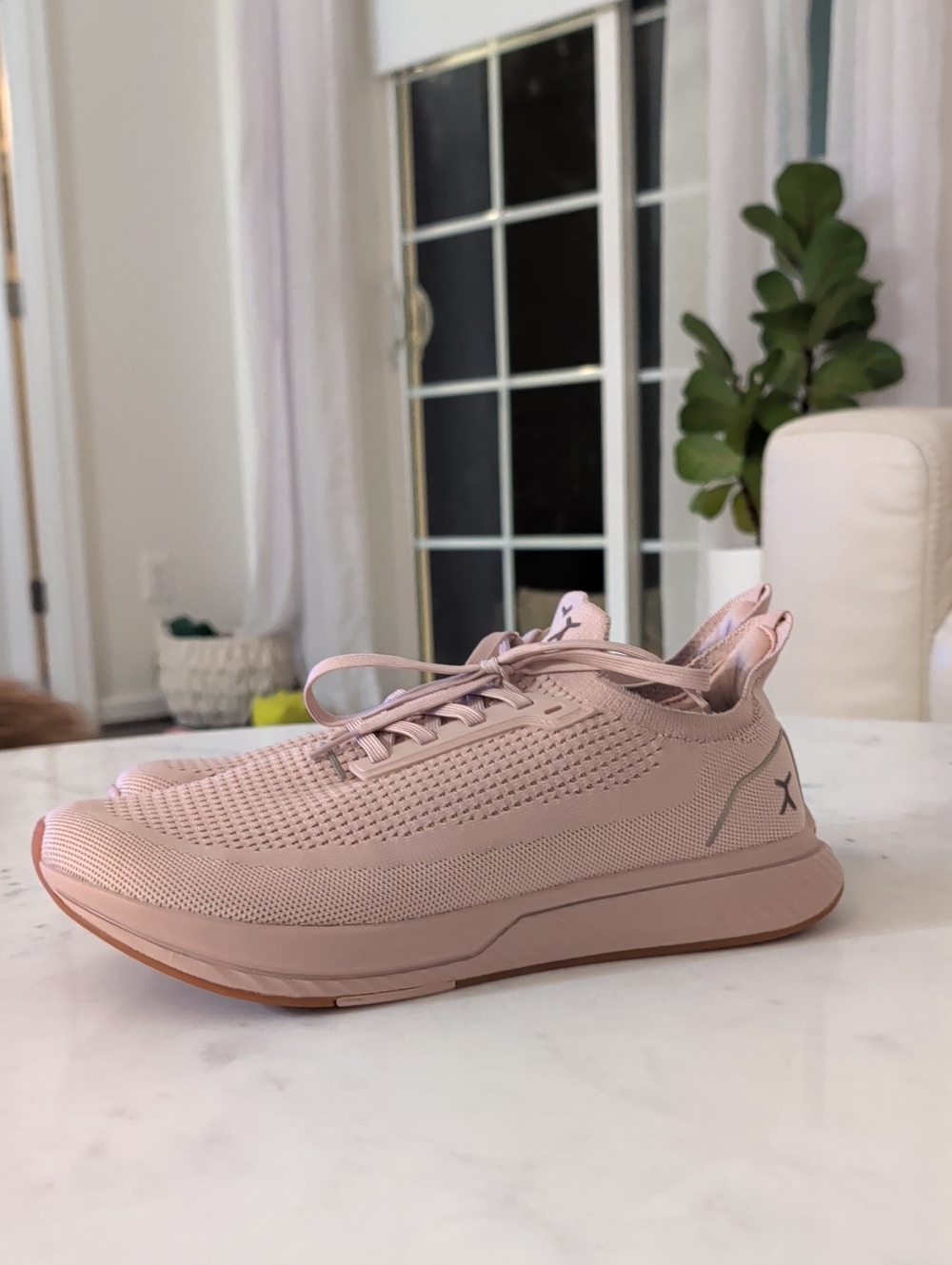 Flux Footwear Adapt Runner Unisex M11 W12.5 Blush Pink Knit Runner Sneakers